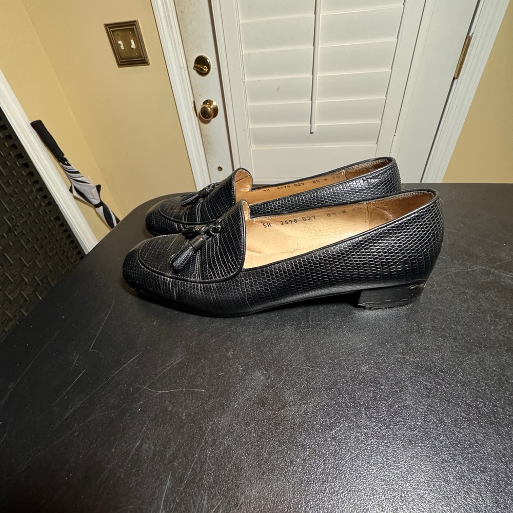 Ferragamo size 8.5 black loafers made in Italy - Picture 3 of 14